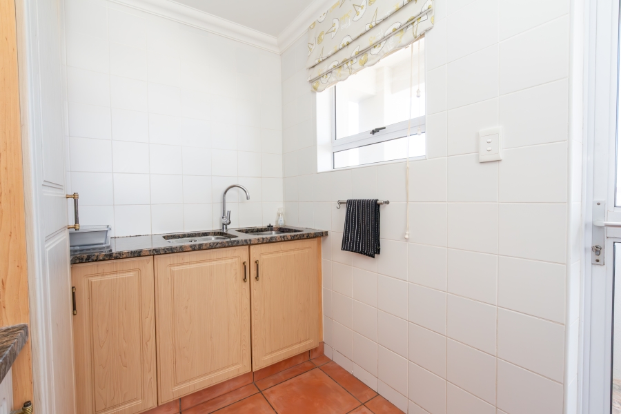 5 Bedroom Property for Sale in Waterfront Western Cape